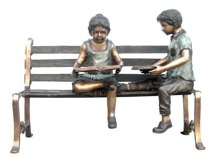 Bronze kids reading on a bench - DD G-065